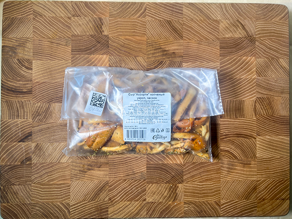 Сыр 150 гр ГОРНЫЙ СЫРОВАР (Ассорти копчёный с укропом и чесноком) в Каспийске