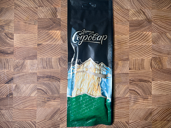 Сыр 60 гр ГОРНЫЙ СЫРОВАР (Паутинка копчёная) в Каспийске