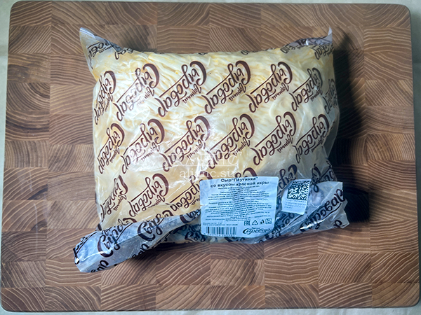 Сыр 1 кг ГОРНЫЙ СЫРОВАР (Паутинка со вкусом красной икры) в Каспийске