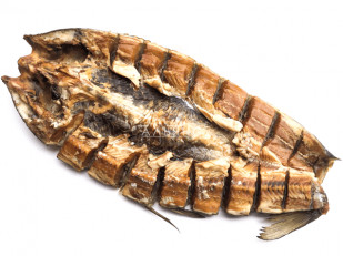 Омуль вяленый: Сом (бабочка) холодного копчения